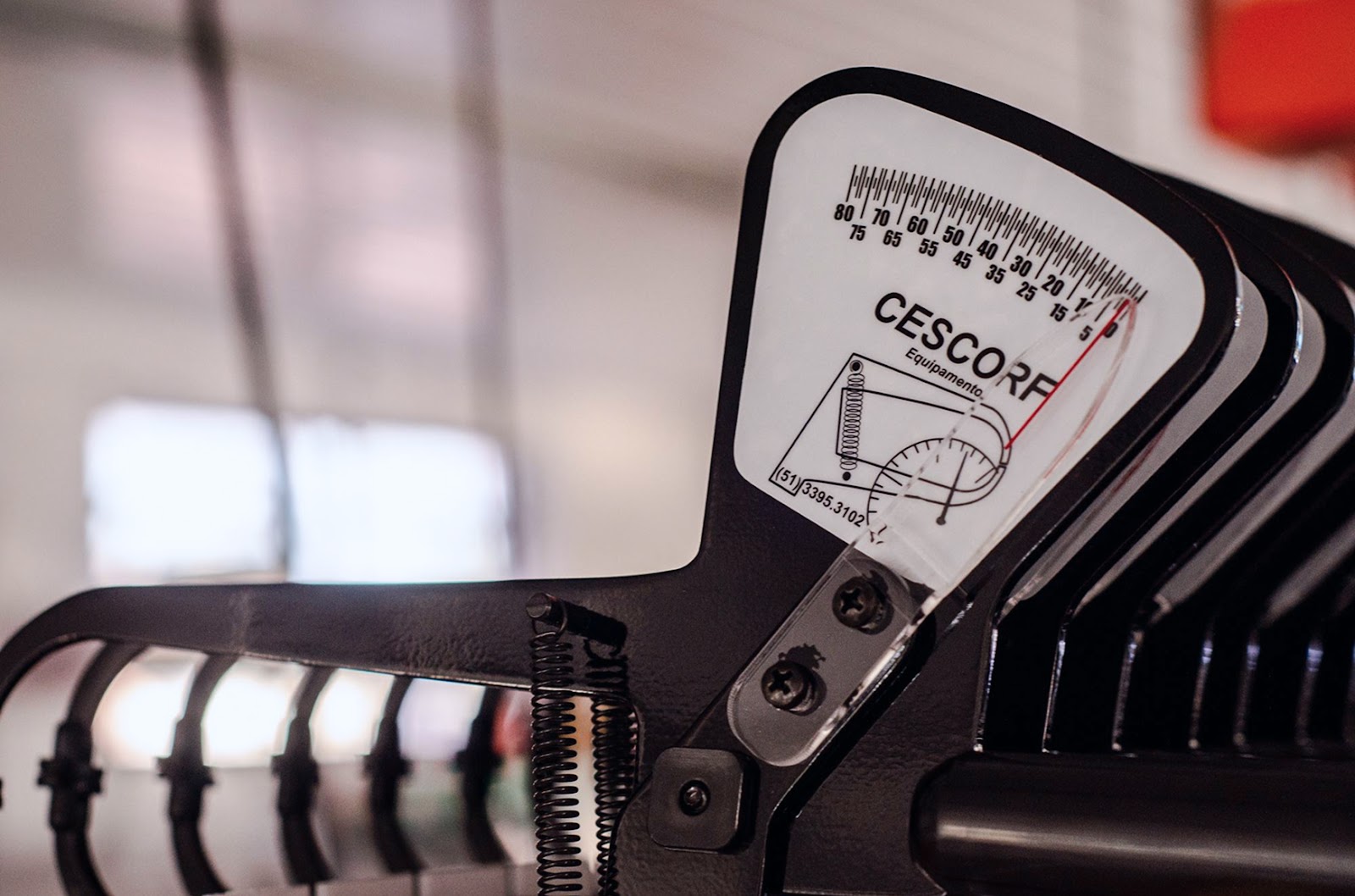 Qual a principal vantagem de ter um plicômetro compacto para a sua rotina de avaliações?